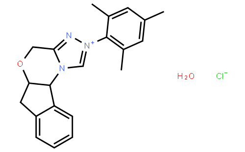 (-)-(5AS,10BR)-5A,10B-二氢-2-(2,4,6-三甲基苯基)-4H,6H-茚并[2,1-B][1,2,4]三唑[4,3-D][1,4]氯化恶唑鎓